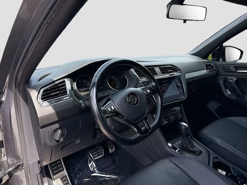 Used 2021 Volkswagen Tiguan SE R-Line FWD image 6