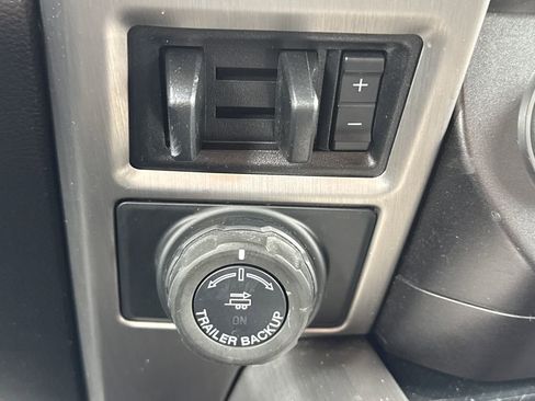 Used 2020 Ford F250 Platinum w/ FX4 Off-Road Package AWD/4WD image 23