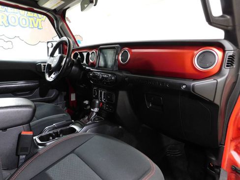 Used 2020 Jeep Wrangler Rubicon w/ Uconnect 4C Nav & Sound Group AWD/4WD image 65
