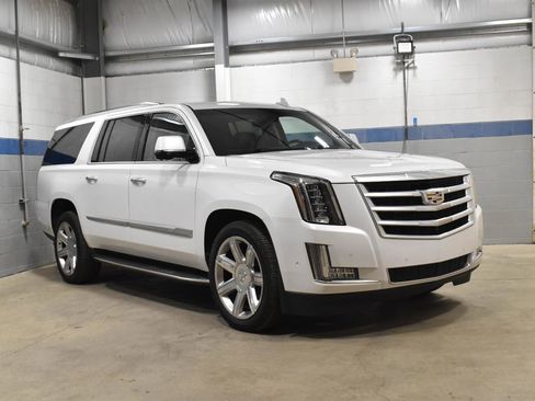 Used 2020 Cadillac Escalade ESV Luxury AWD/4WD image 32