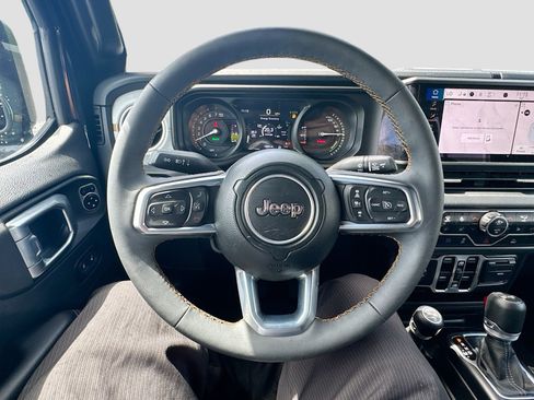 Used 2024 Jeep Wrangler Unlimited Sahara AWD/4WD image 11