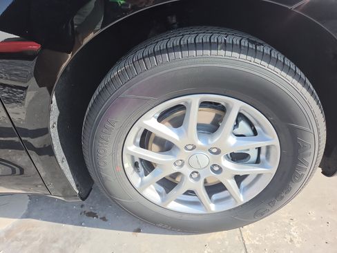 New 2027 Chrysler Pacifica Select FWD image 28