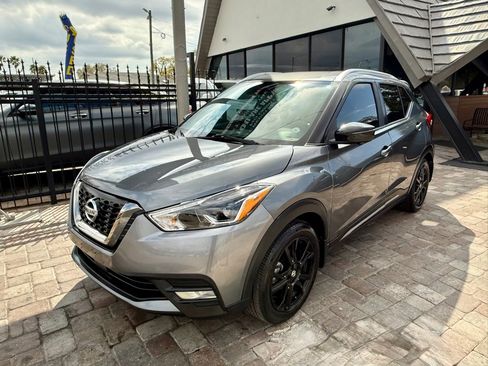 Used 2020 Nissan Kicks SR w/ SR Premium Package image 6