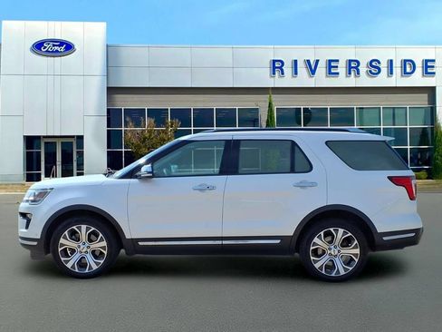 Used 2018 Ford Explorer Platinum AWD/4WD image 4