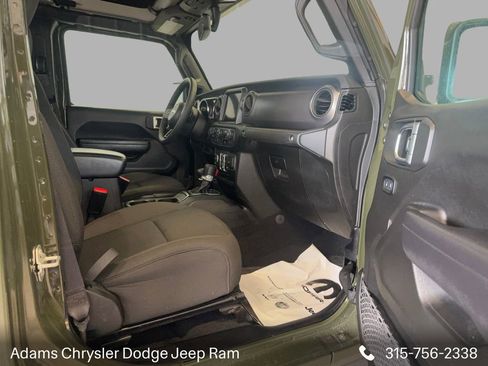 Used 2023 Jeep Gladiator Sport AWD/4WD image 11