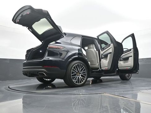 Certified 2022 Porsche Cayenne Platinum Edition AWD/4WD image 26