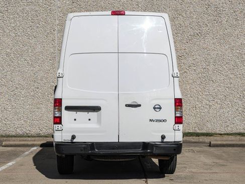 Used 2020 Nissan NV 2500 SV image 11