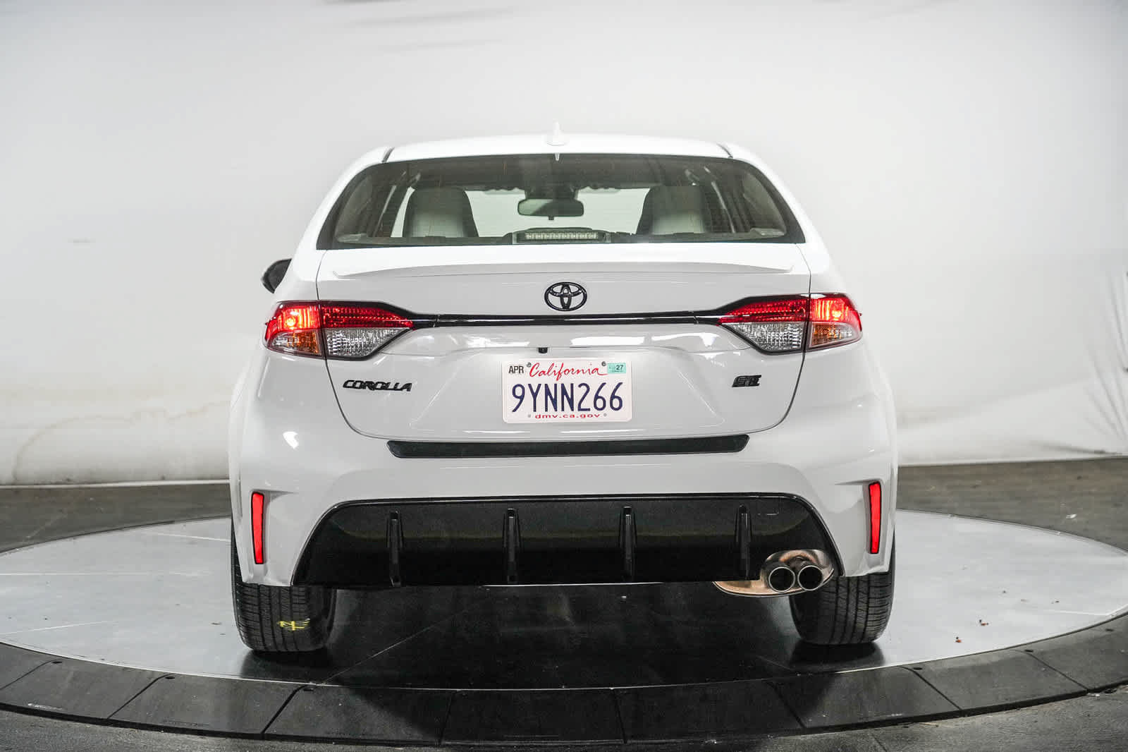 Certified 2026 Toyota Corolla SE FWD image 4