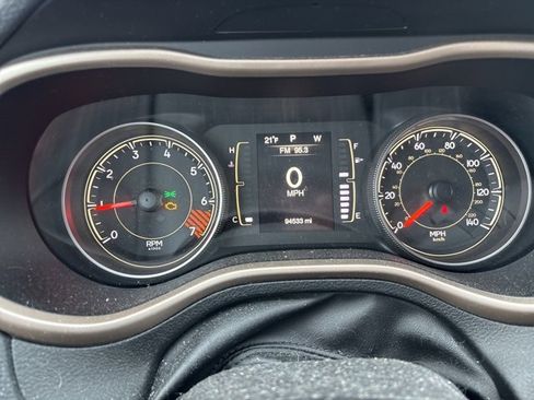 Used 2015 Jeep Cherokee Latitude image 22