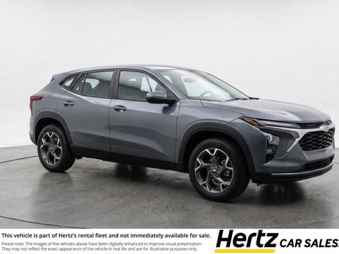 Used 2025 Chevrolet Trax LT FWD image 1