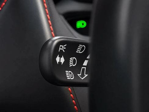 Used 2020 McLaren 720S Spider RWD image 28