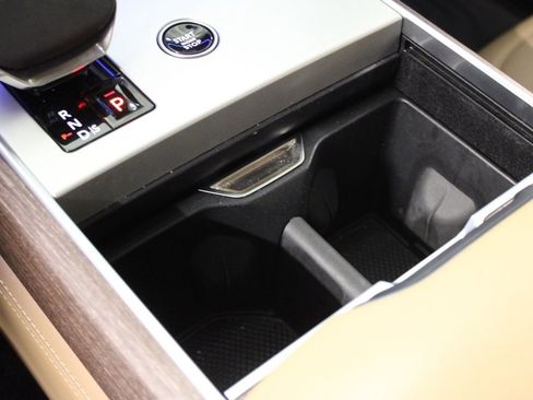 Used 2024 Land Rover Range Rover SE image 36