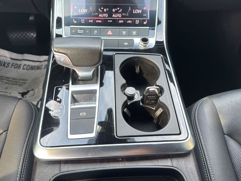 Used 2019 Audi Q8 Premium Plus w/ Premium Plus AWD/4WD image 18