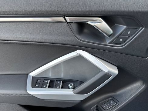 New 2025 Audi Q3 2.0T Premium image 8