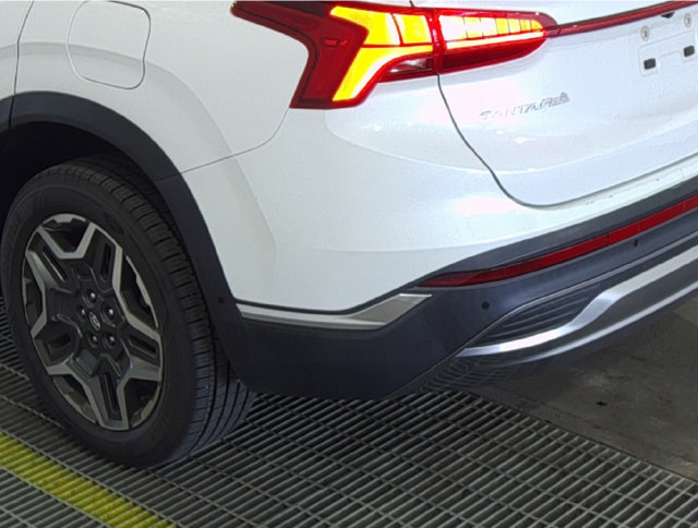 Used 2021 Hyundai Santa Fe Limited AWD/4WD image 9
