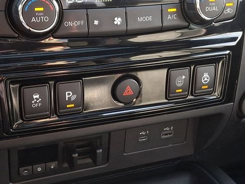 Used 2022 Nissan Titan PRO-4X w/ Pro-4x Convenience Package AWD/4WD image 27