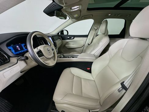 Used 2023 Volvo XC60 B5 Plus w/ Climate Package AWD/4WD image 32