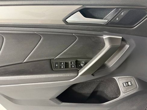 Used 2024 Volkswagen Tiguan SE FWD image 22