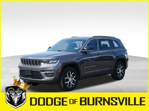 Used 2025 Jeep Grand Cherokee Limited w/ Trailer Tow Package AWD/4WD image 3