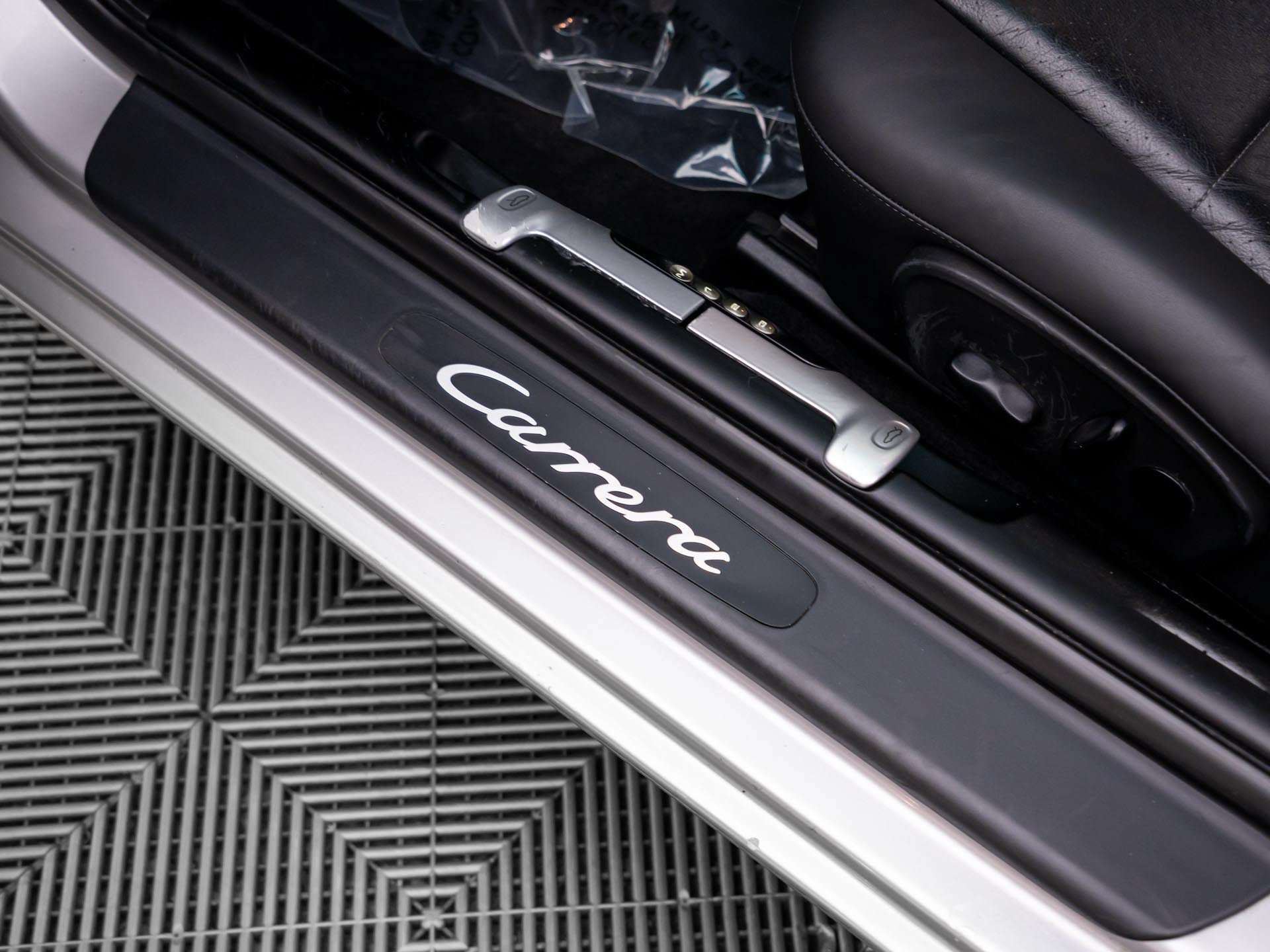 Used 2000 Porsche 911 Carrera RWD image 15