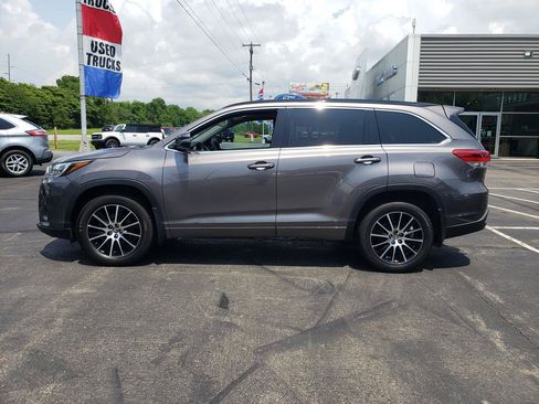 Used 2017 Toyota Highlander SE AWD/4WD image 9