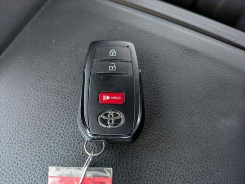 Certified 2025 Toyota Tacoma SR image 27