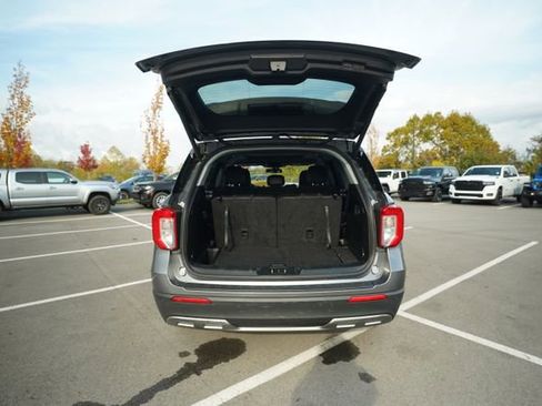 Used 2022 Ford Explorer XLT w/ Equipment Group 202A image 18