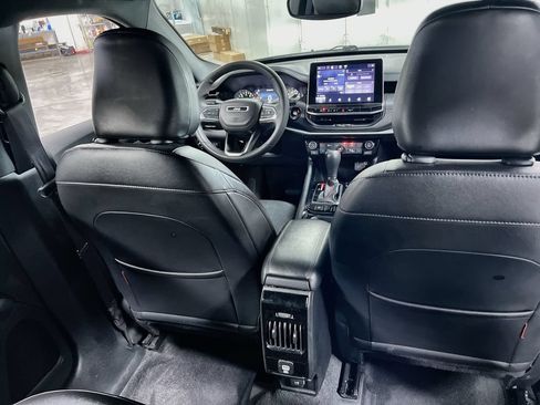 Used 2024 Jeep Compass Trailhawk AWD/4WD image 19