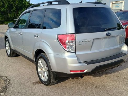Used 2011 Subaru Forester 2.5X Premium w/ All-Weather Pkg AWD/4WD image 2