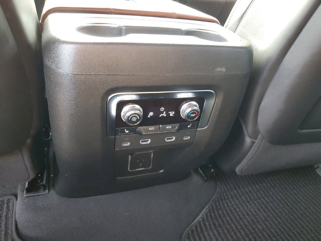 Used 2023 GMC Yukon Denali Ultimate AWD/4WD image 15