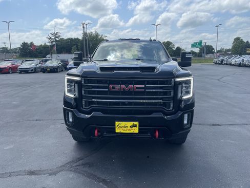 Used 2021 GMC Sierra 2500 AT4 w/ AT4 Preferred Package AWD/4WD image 3