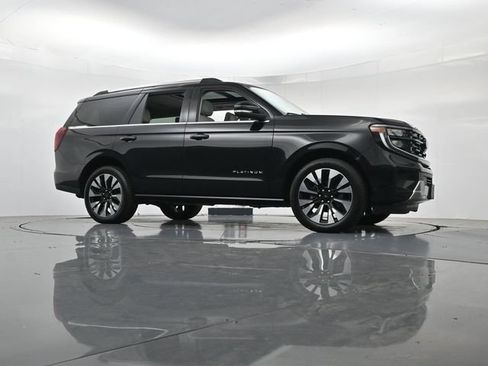 Certified 2025 Ford Expedition Platinum w/ Driver's Package AWD/4WD image 39