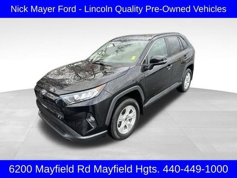 Used 2021 Toyota RAV4 XLE w/ Convenience Package image 3