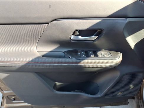 New 2026 Nissan Kicks SR w/ SR Premium Package FWD image 11