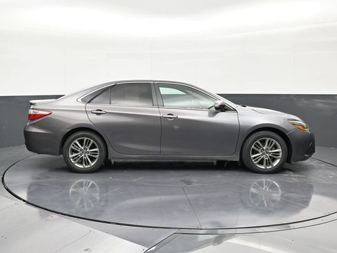 Used 2016 Toyota Camry SE FWD image 6