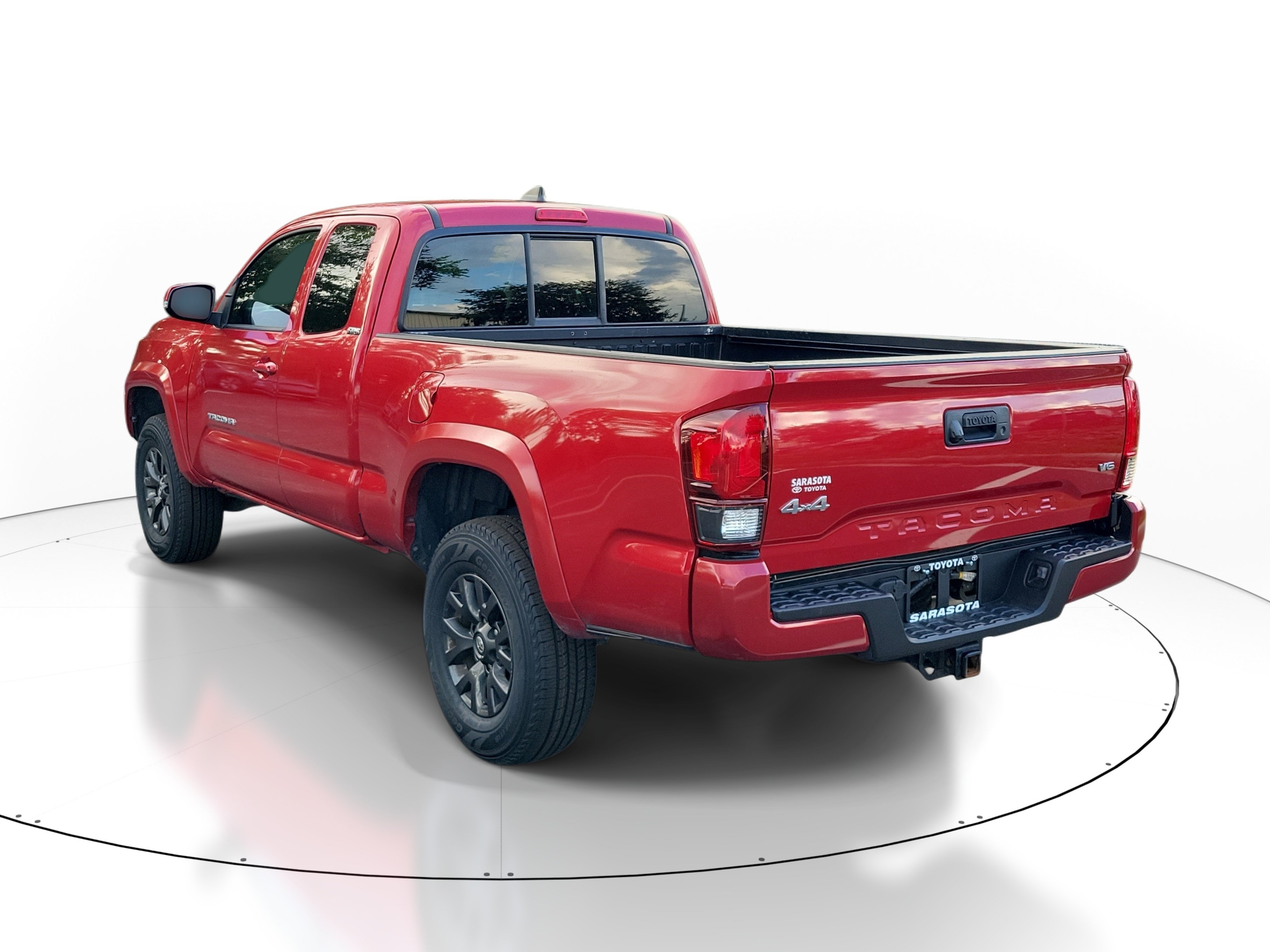 Used 2022 Toyota Tacoma SR5 w/ Technology Package AWD/4WD image 4