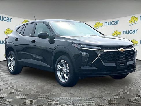 New 2026 Chevrolet Trax LS w/ LS Convenience Package FWD image 1