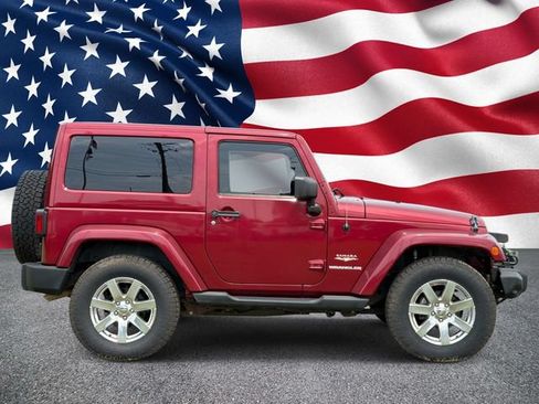 Used 2012 Jeep Wrangler Sahara w/ Connectivity Group AWD/4WD image 4