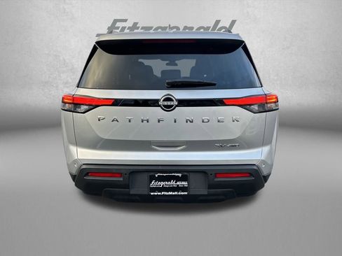 Used 2024 Nissan Pathfinder SV image 6