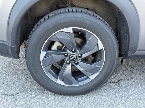 Used 2025 Nissan Rogue SV FWD image 11