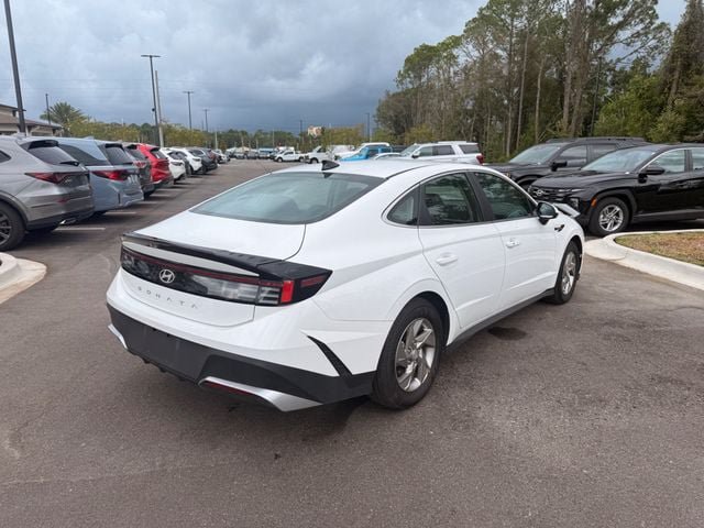 Used 2026 Hyundai Sonata SE FWD image 17