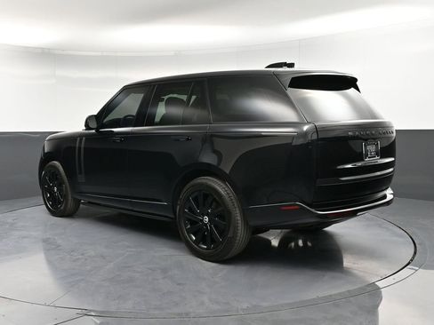 Used 2025 Land Rover Range Rover SE AWD/4WD image 3
