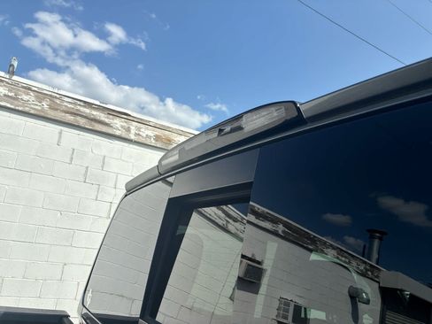 Used 2019 Nissan Titan SV w/ SV Convenience Package AWD/4WD image 10