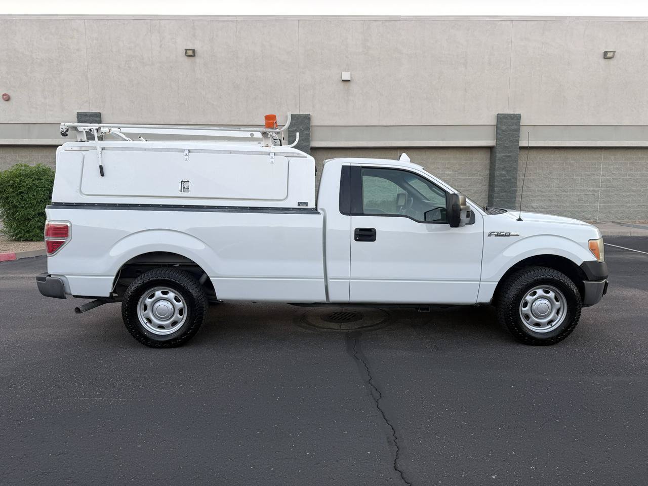 Used 2011 Ford F150 XL w/ Trailer Tow Pkg RWD image 2