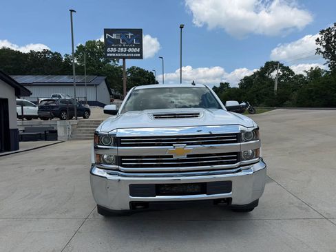 Used 2018 Chevrolet Silverado 2500 LT AWD/4WD image 4