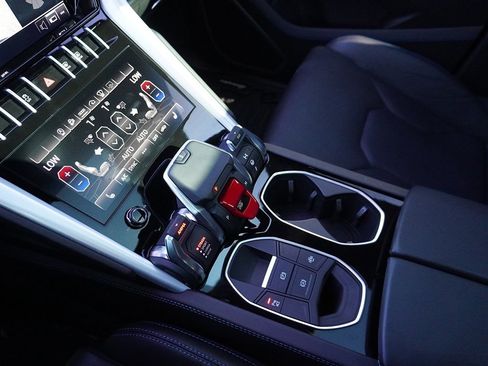 Used 2022 Lamborghini Urus image 65