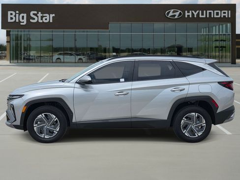 Used 2025 Hyundai Tucson Blue AWD/4WD image 2
