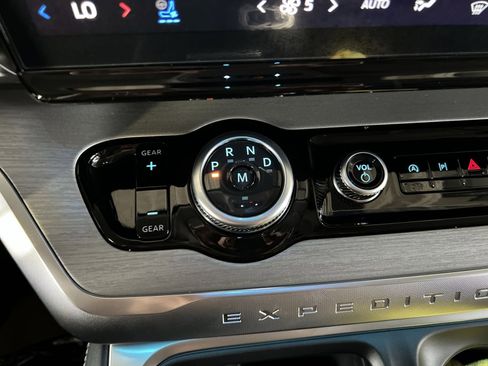 New 2026 Ford Expedition Platinum w/ Driver's Package AWD/4WD image 22