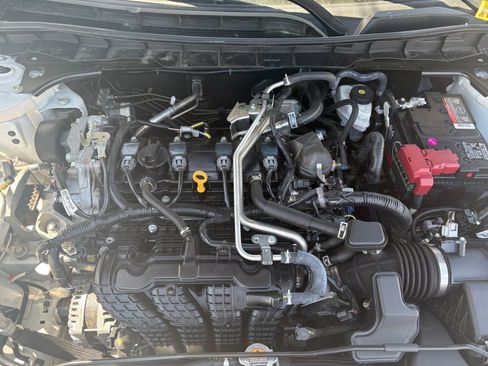 Used 2025 Nissan Altima 2.5 SV image 32