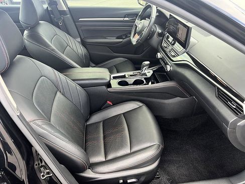 Certified 2023 Nissan Altima 2.5 SR w/ SR Premium Package image 17